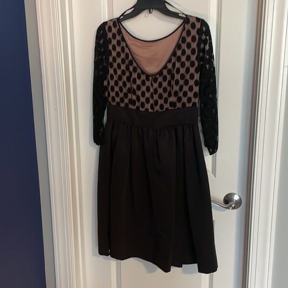 Classy event dress for may occasion . - Picture 3 of 3